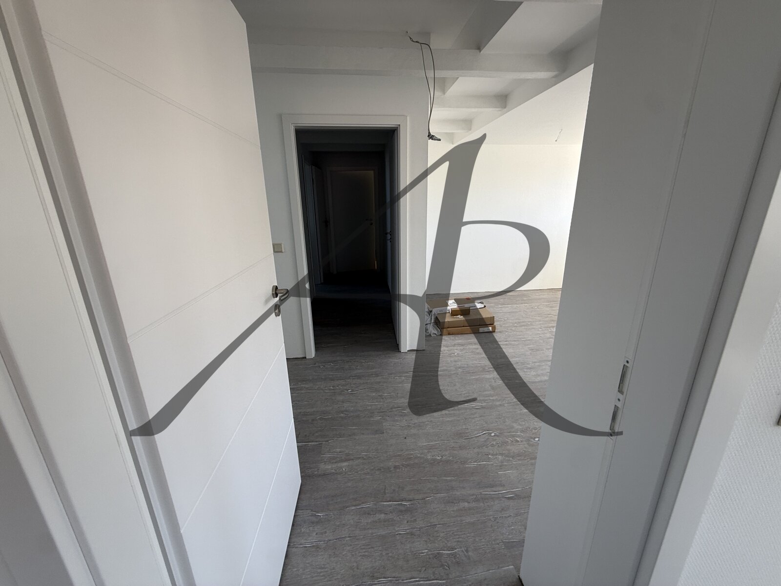 Erstbezug nach Sanierung - moderner Grundriss, schickes Bad, WC extra, AR Erstbezug nach Sanierung - moderner Grundriss, schickes Bad, WC extra, AR