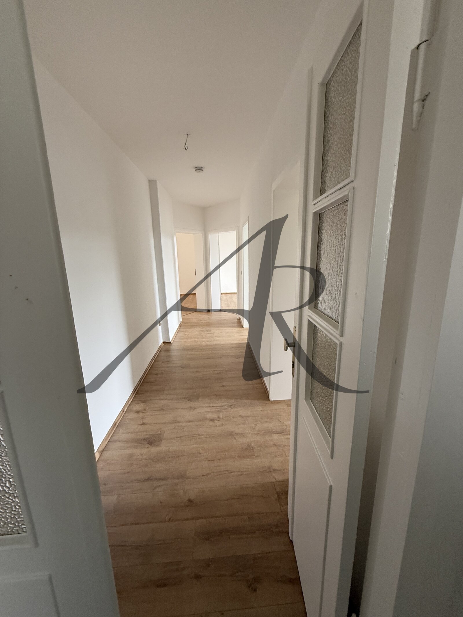 Ruhig gelegene 3-Zimmer-Wohnung in Bahnhofs- und Stadtnähe mit Balkon Ruhig gelegene 3-Zimmer-Wohnung in Bahnhofs- und Stadtnähe mit Balkon