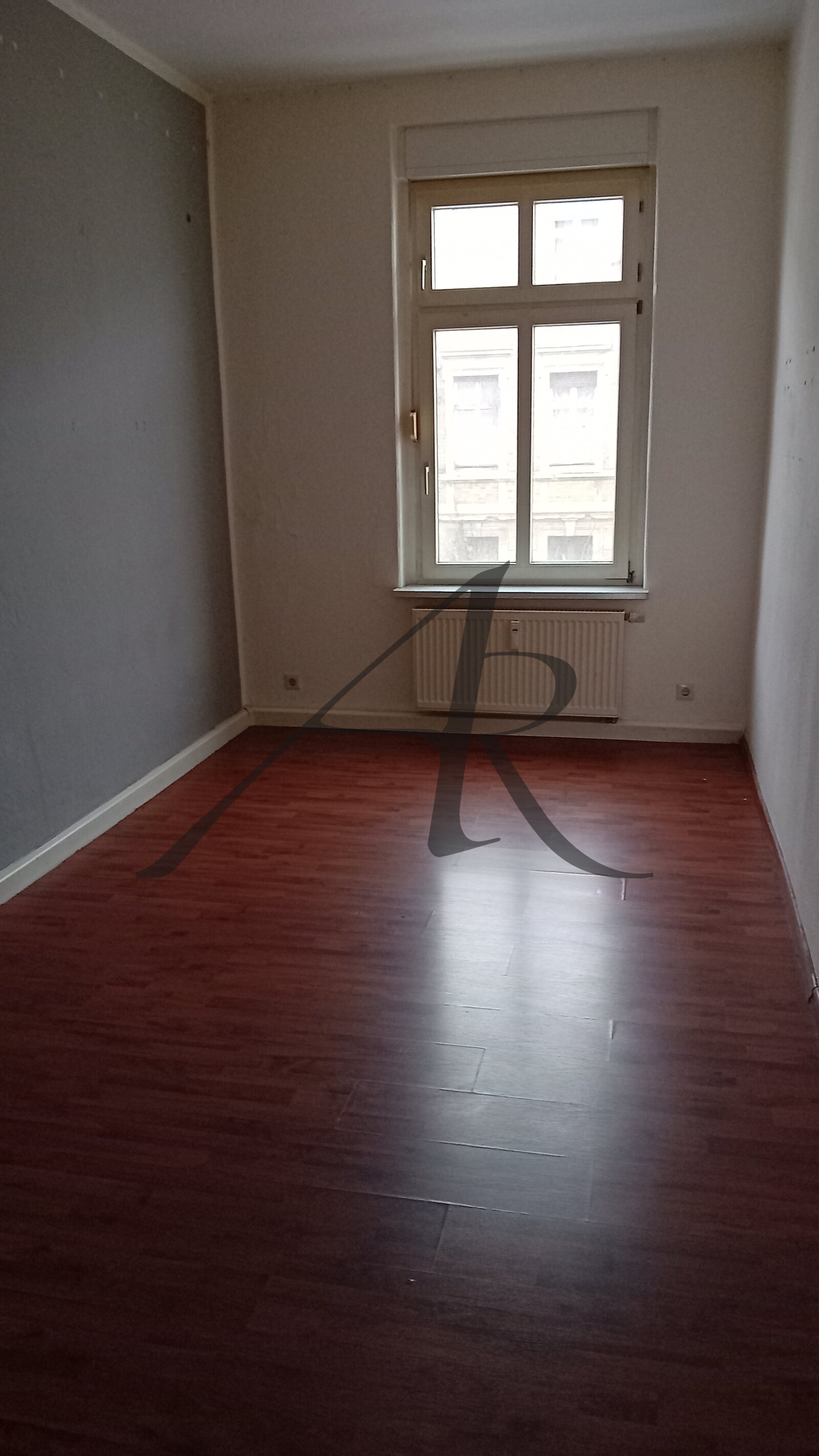 2-Zimmer-Altbau-Wohnung zwischen Innenstadt und Bahnhof 2-Zimmer-Altbau-Wohnung zwischen Innenstadt und Bahnhof