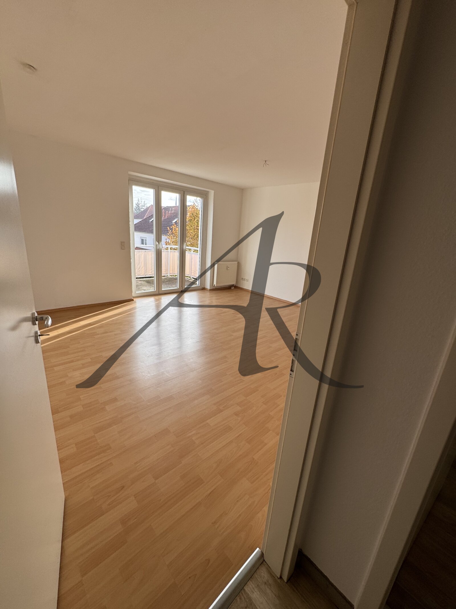 schicke 3-Zimmer-Wohnung im Villenviertel mit Balkon schicke 3-Zimmer-Wohnung im Villenviertel mit Balkon