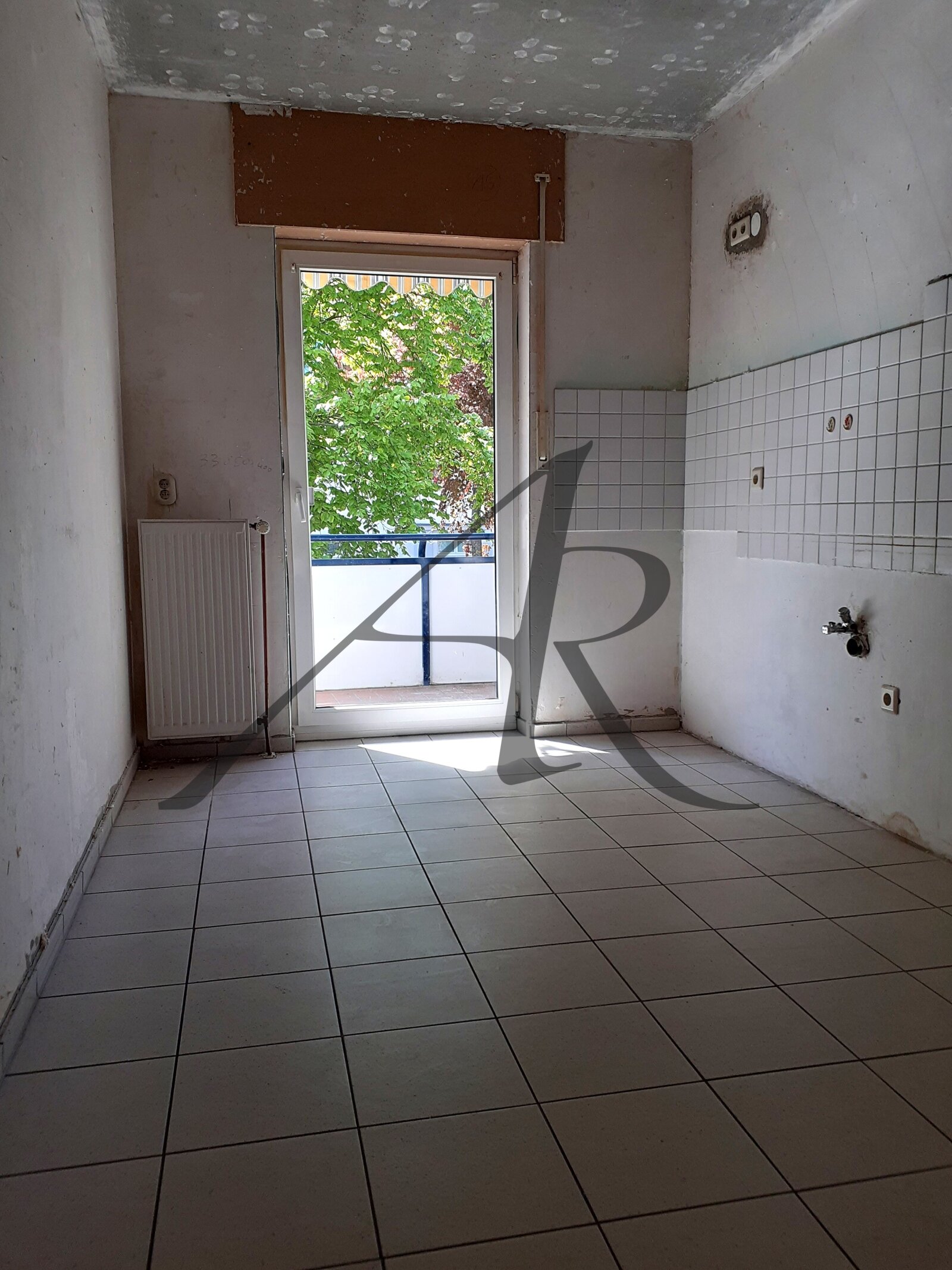 Tolle 2-Zimmer-Wohnung mit 2 Balkonen im "Villenviertel" mit neuer Heizanlage Tolle 2-Zimmer-Wohnung mit 2 Balkonen im "Villenviertel" mit neuer Heizanlage