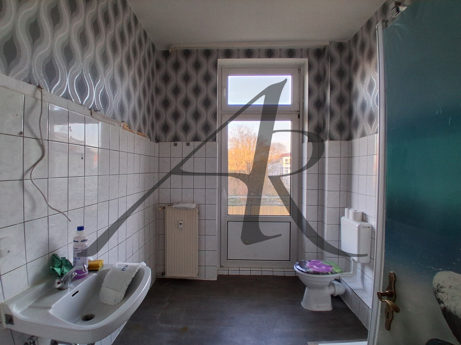 Ruhig gelegene 3-Zimmer-Wohnung in Bahnhofs- und Stadtnähe mit Balkon Ruhig gelegene 3-Zimmer-Wohnung in Bahnhofs- und Stadtnähe mit Balkon