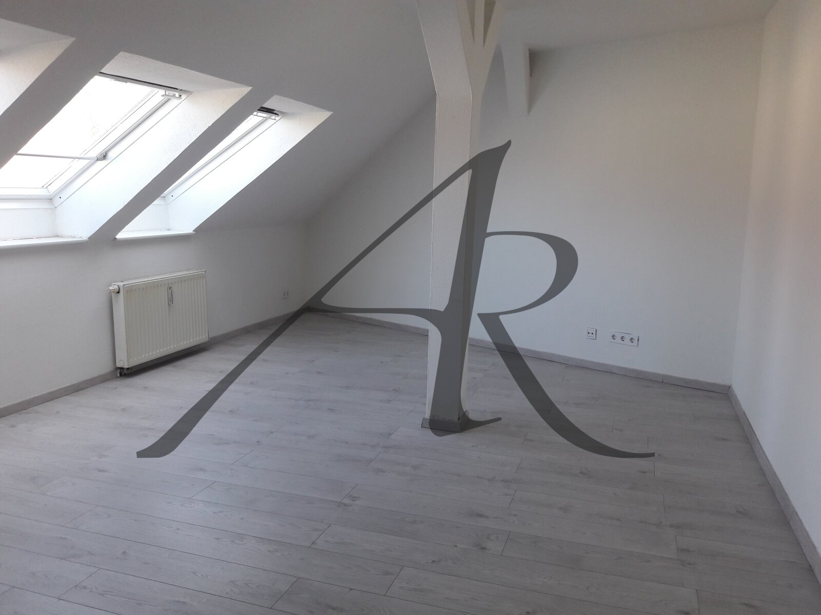 Großzügige 3-Zimmer-Altbauwohnung in Bahnhofsnähe Großzügige 3-Zimmer-Altbauwohnung in Bahnhofsnähe