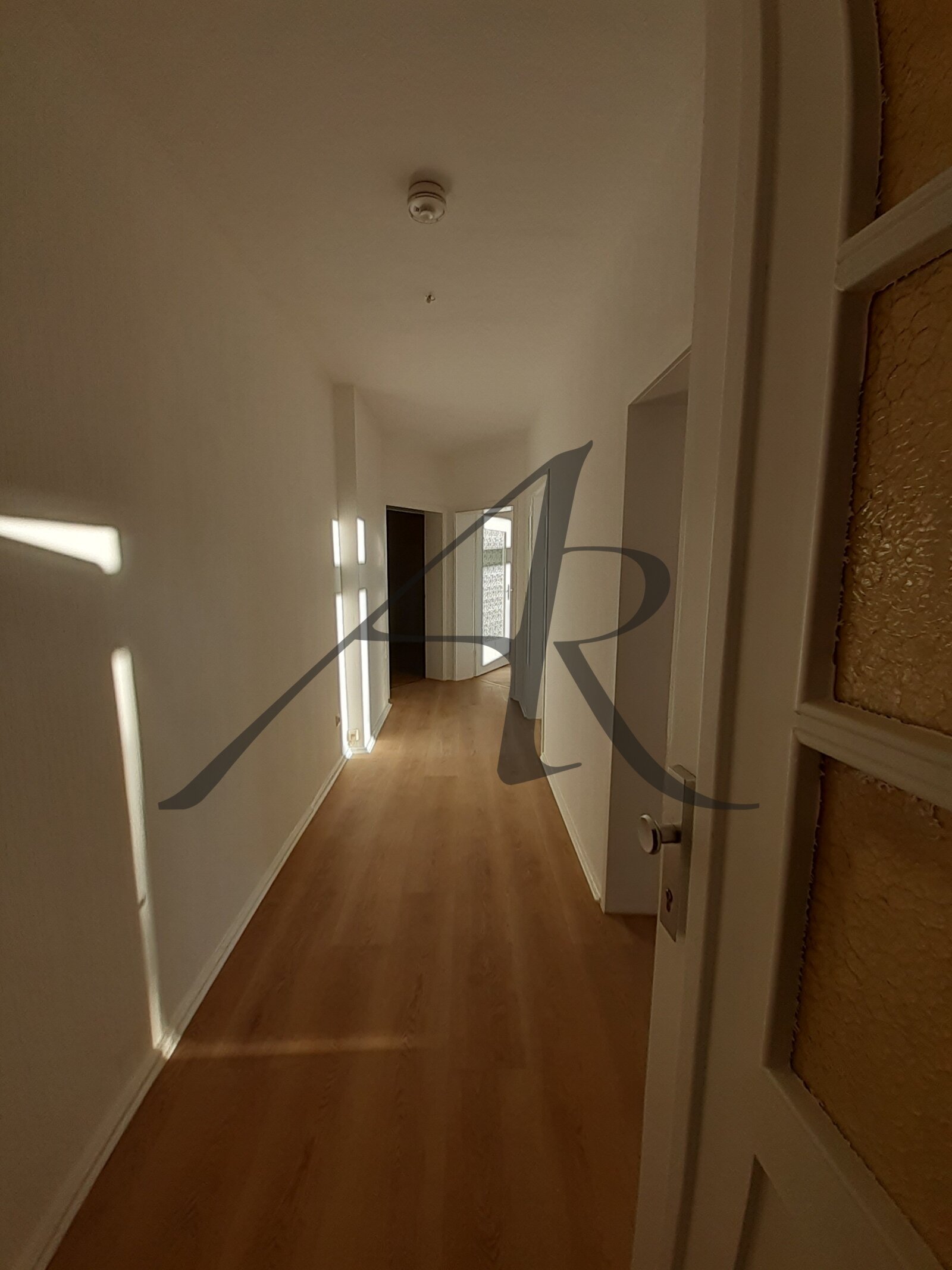neuwertige 3-Zimmer-Wohnung mit Balkon nahe Pulverturm neuwertige 3-Zimmer-Wohnung mit Balkon nahe Pulverturm